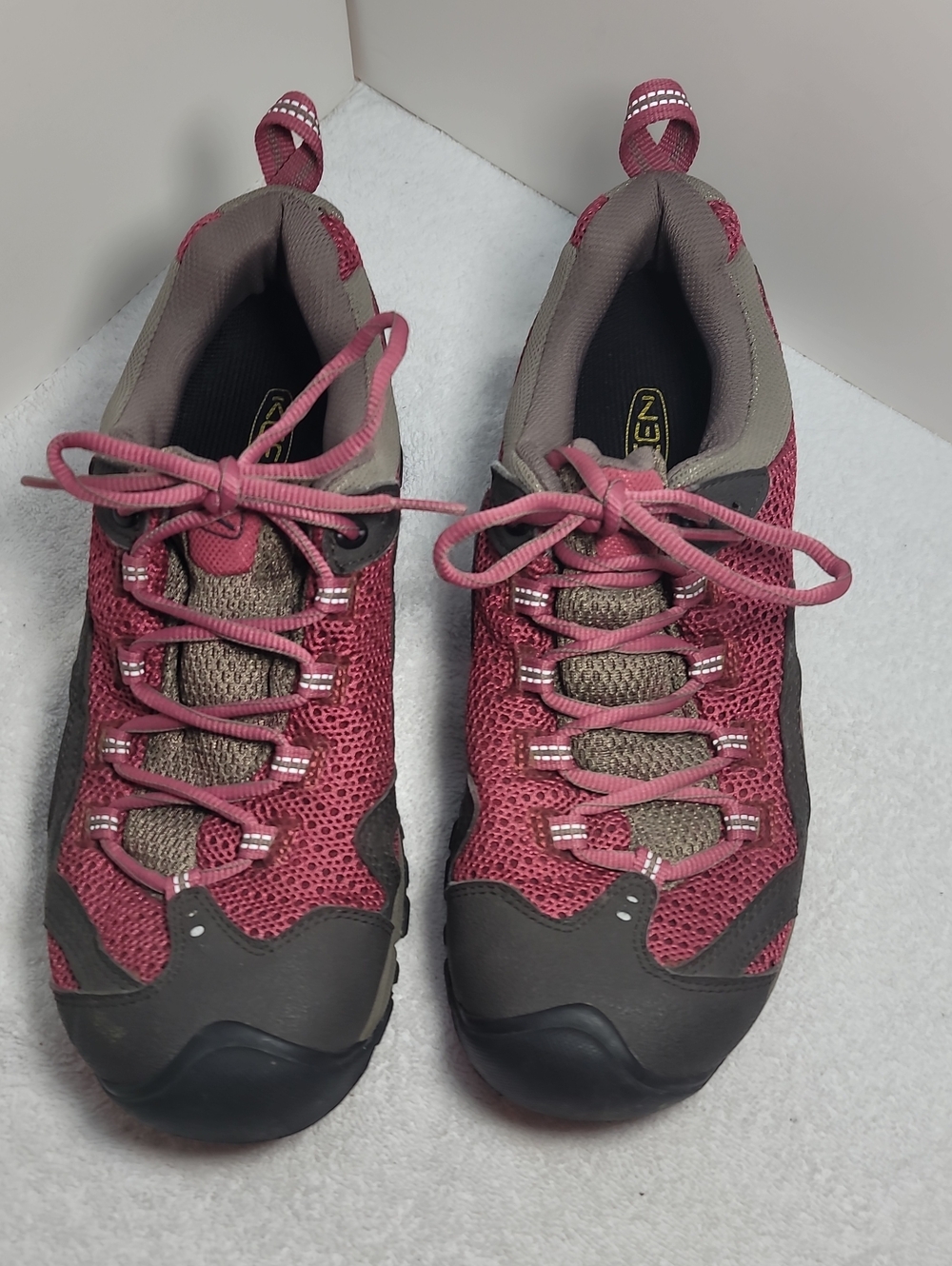 Keen Women's Rose Pink and Brown Mesh Lace-Up Athletic Shoes EUC Size 11. 301